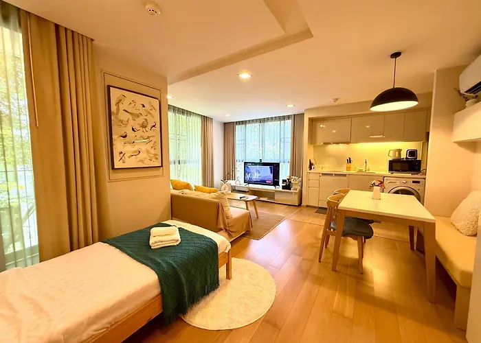 Apartment Cozy Spacious 1br 2bed Gardenview 500m Bts Thonglo, Samitivej, Skv49, Rooftop Pool, Fast 500mbps Wifi