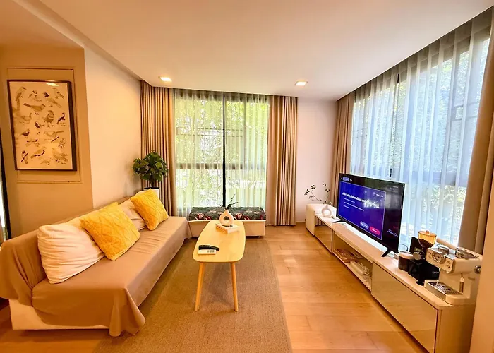 Cozy Spacious 1br 2bed Gardenview 500m Bts Thonglo, Samitivej, Skv49, Rooftop Pool, Fast 500mbps Wifi Apartment