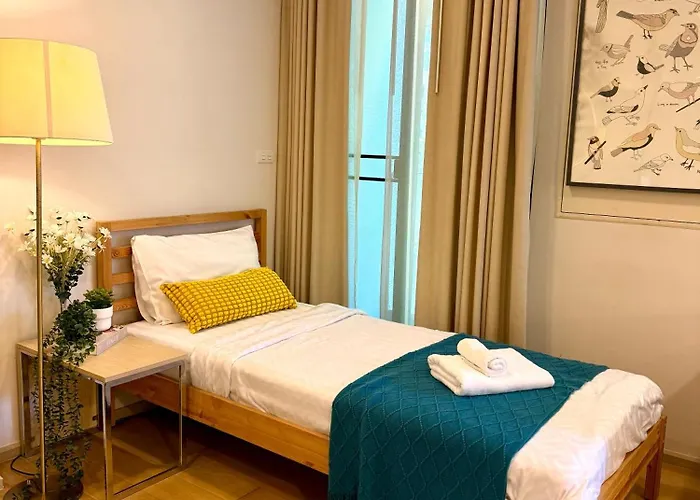 Cozy Spacious 1br 2bed Gardenview 500m Bts Thonglo, Samitivej, Skv49, Rooftop Pool, Fast 500mbps Wifi Apartment