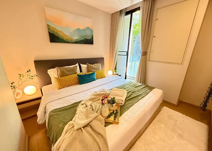 Cozy Spacious 1br 2bed Gardenview 500m Bts Thonglo, Samitivej, Skv49, Rooftop Pool, Fast 500mbps Wifi Apartment