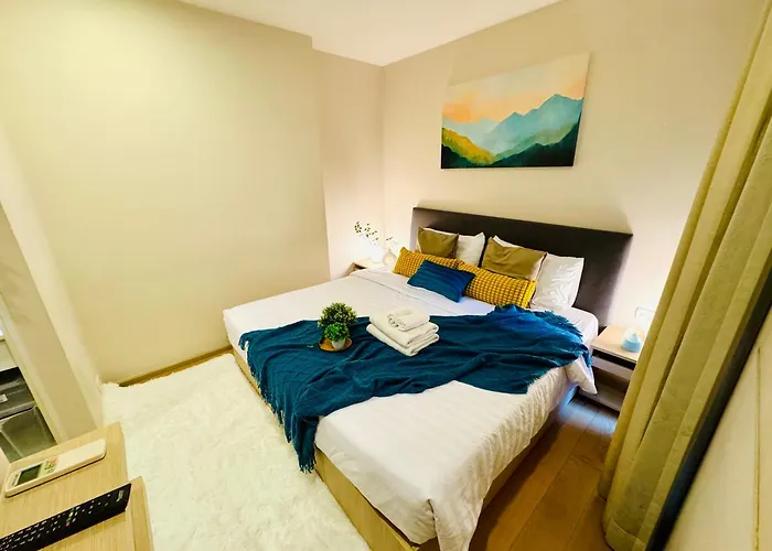 Cozy Spacious 1br 2bed Gardenview 500m Bts Thonglo, Samitivej, Skv49, Rooftop Pool, Fast 500mbps Wifi Bangkok