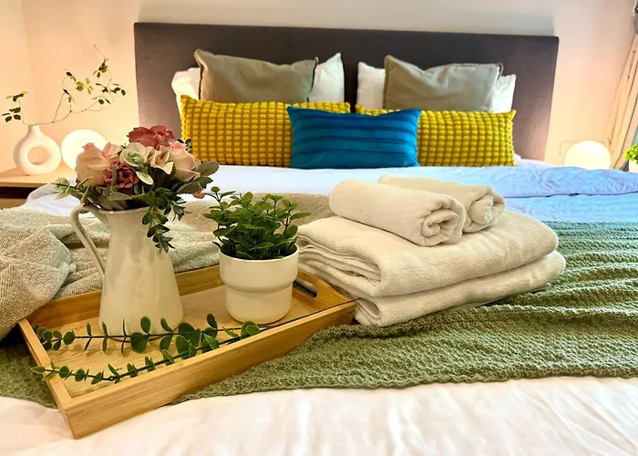 Cozy Spacious 1br 2bed Gardenview 500m Bts Thonglo, Samitivej, Skv49, Rooftop Pool, Fast 500mbps Wifi * Bangkok