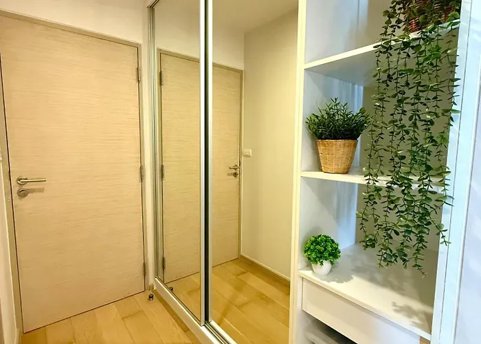 Apartment Cozy Spacious 1br 2bed Gardenview 500m Bts Thonglo, Samitivej, Skv49, Rooftop Pool, Fast 500mbps Wifi Bangkok