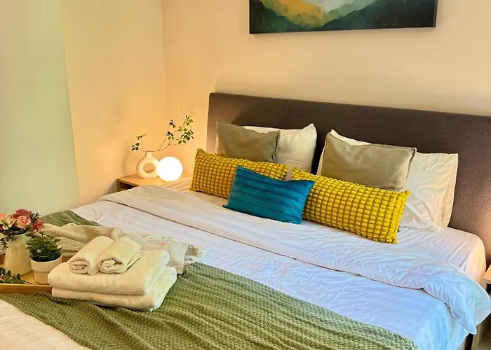 Cozy Spacious 1br 2bed Gardenview 500m Bts Thonglo, Samitivej, Skv49, Rooftop Pool, Fast 500mbps Wifi Apartment