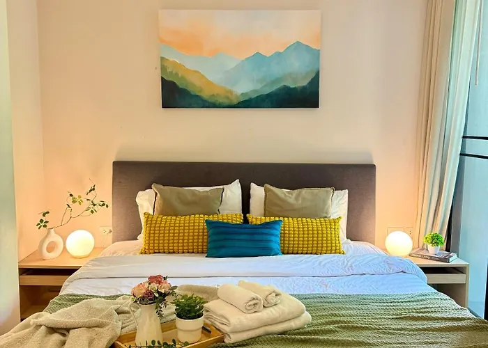 Cozy Spacious 1br 2bed Gardenview 500m Bts Thonglo, Samitivej, Skv49, Rooftop Pool, Fast 500mbps Wifi Apartment *