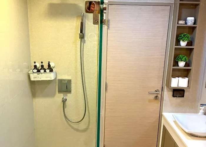 Cozy Spacious 1br 2bed Gardenview 500m Bts Thonglo, Samitivej, Skv49, Rooftop Pool, Fast 500mbps Wifi Apartment Bangkok