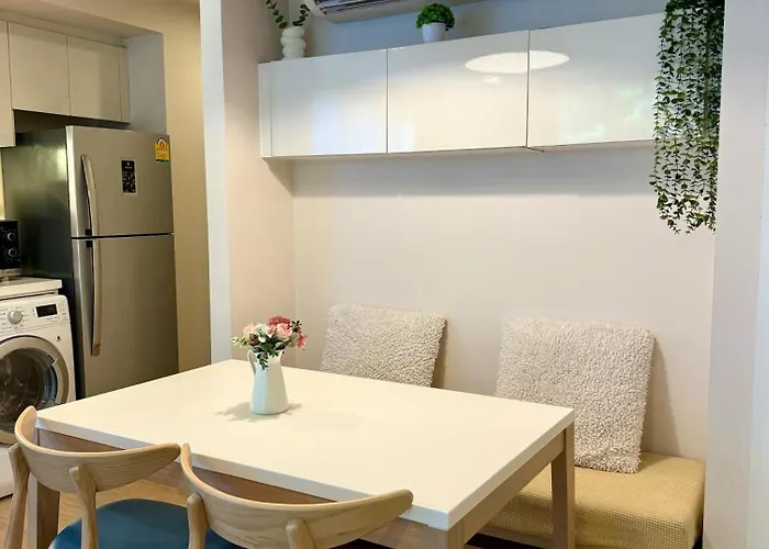 Cozy Spacious 1br 2bed Gardenview 500m Bts Thonglo, Samitivej, Skv49, Rooftop Pool, Fast 500mbps Wifi * Bangkok