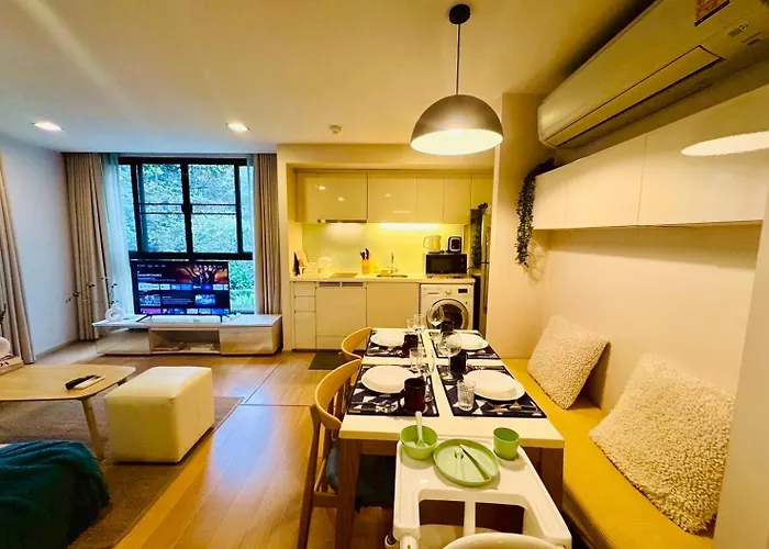 Cozy Spacious 1br 2bed Gardenview 500m Bts Thonglo, Samitivej, Skv49, Rooftop Pool, Fast 500mbps Wifi * Bangkok