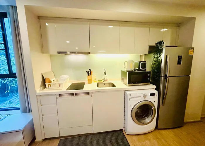 Cozy Spacious 1br 2bed Gardenview 500m Bts Thonglo, Samitivej, Skv49, Rooftop Pool, Fast 500mbps Wifi Apartment Bangkok