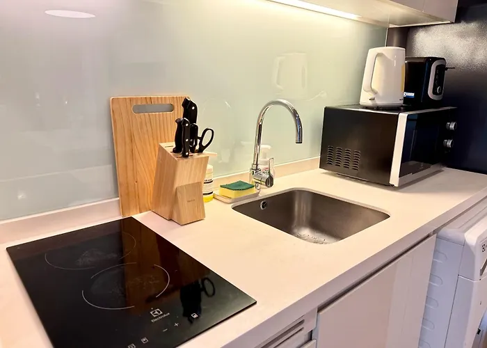 Apartment Cozy Spacious 1br 2bed Gardenview 500m Bts Thonglo, Samitivej, Skv49, Rooftop Pool, Fast 500mbps Wifi *